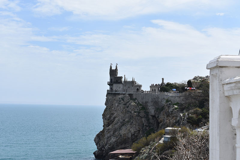 Самые популярные достопримечательности Крыма Популярные достопримечательности Крыма – Ласточкино гнездо