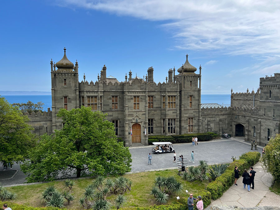 Воронцовский дворец в Алупке Отдых в Алупке: Воронцовский дворец